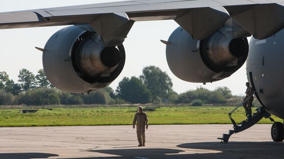 Fotky: Globemaster odvezl první várku české munice do Iráku