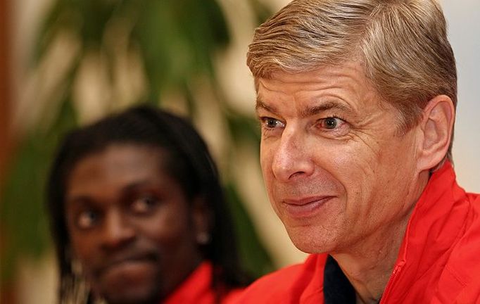 A za pár minut po té usedl před novináře v jednom pražském hotelu také trenér Arsenalu - Arsene Wenger. Soupiska jeho týmu doznala poměrně zásadních změn, přesto působil jistě a uvolněně.