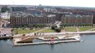 PLOT/Harbour Bath, Kopenhagen  Dřevěná plovárna při Islandském nábřeží v centrální části Kodaně s mnoha zábavnými „nautickými" prvky pro milovníky kapitána Nema a letních dnů v srdci dánské metropole.