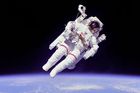 Zemřel čtvrtý muž na Měsíci, astronaut Alan Bean. Bylo mu 86 let