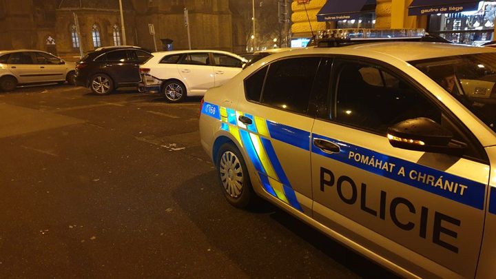 Policie obvinila podnapilou řidičku, která na silvestra srazila dvě chodkyně