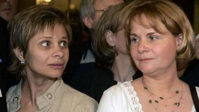 Lékařka Laurence Tramoisová (vpravo) a zdravotní sestra Chantal Chanelová se dočkaly mírného rozsudku.