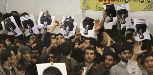 Írán Ahmadínežád protest