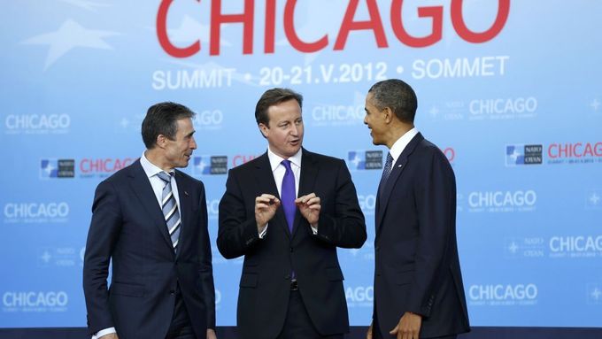 Barack Obama, David Cameron a Anders Fogh Rasmussen před zahájením summitu NATO v Chicagu.