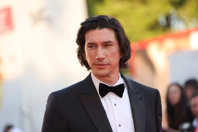 Herec Adam Driver.