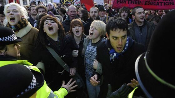 Univerzity nám nezdražíte! Britští studenti vyšli znovu do ulic