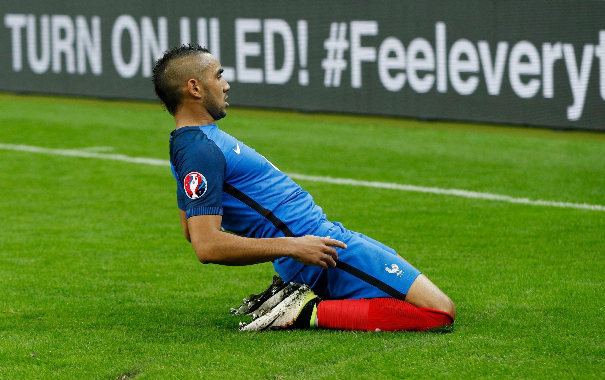 Euro 2016, Francie-Island: Dimitri Payet slaví gól na 3:0