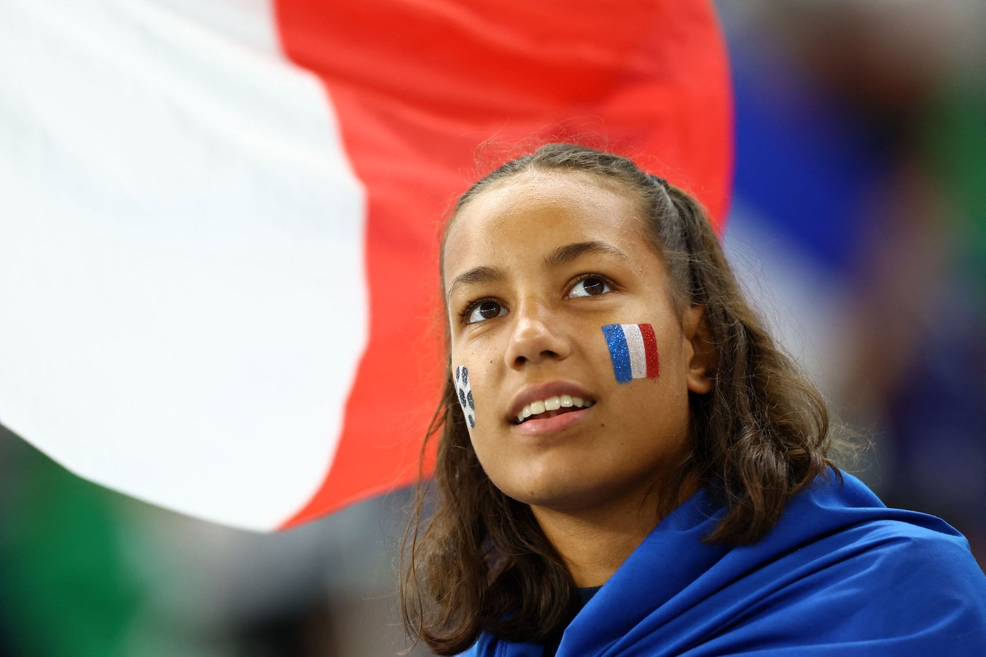 Francouzská fanynka v osmifinále MS 2022 Francie - Polsko