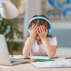 Dítě, počítač, výuka online, úzkost