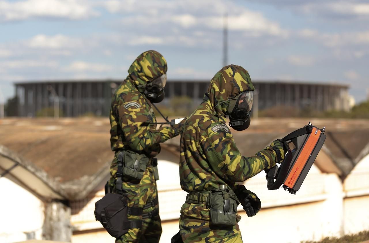 Fotogalerie: Jak vypadají militantní přípravy na fotbalový šampionát v Brazílii