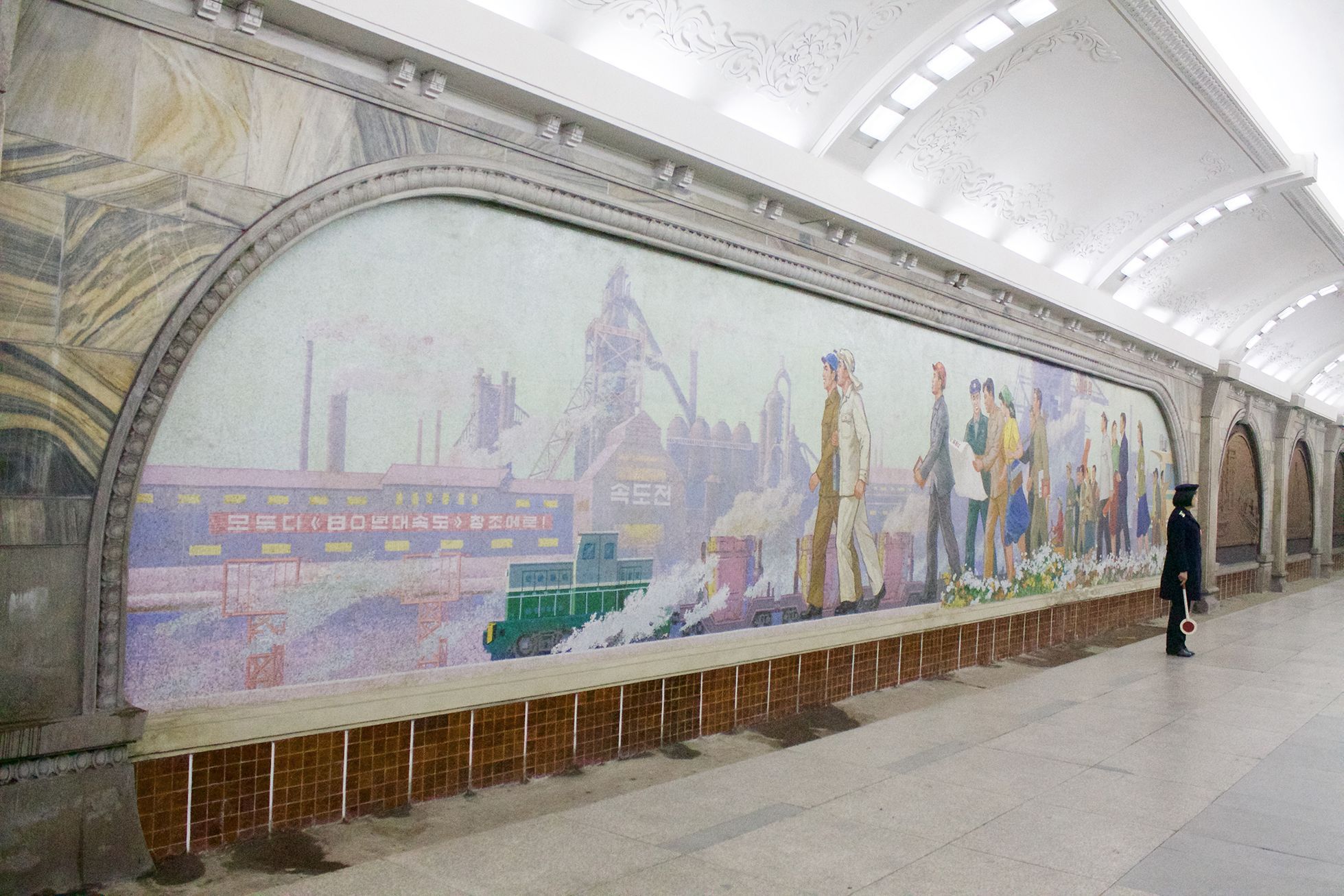 Nepoužívat / Jednorázové užití / Fotogalerie / Tak vypadá metro v Severní Koreji / Wikipedia / 12