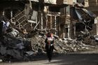 Syrská armáda se probojovala do města Dajr az-Zaur, které tři roky obléhal Islámský stát