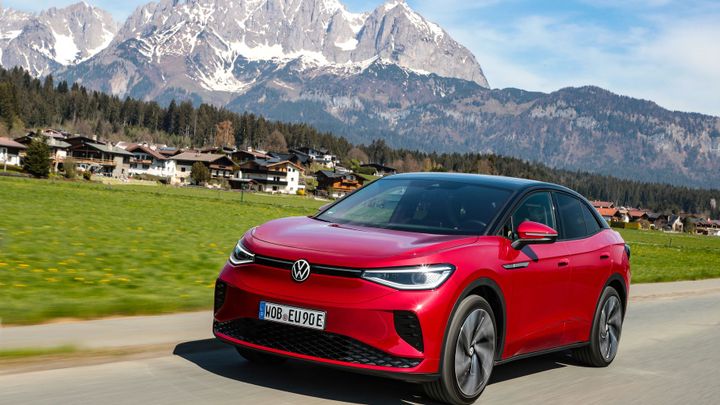 Víc stylu a bez střešní "rakve". SUV-kupé Volkswagen ID.5 se naučí samo zaparkovat; Zdroj foto: Volkswagen