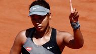 Druhý den grandslamového Roland Garros přinesl šok. Naomi Ósakaová, světová dvojka, se po kritické reakci na svůj bojkot tiskových konferencí rozhodla raději odstoupit z turnaje. Odhalila, že trpí depresemi a sociální úzkostí.