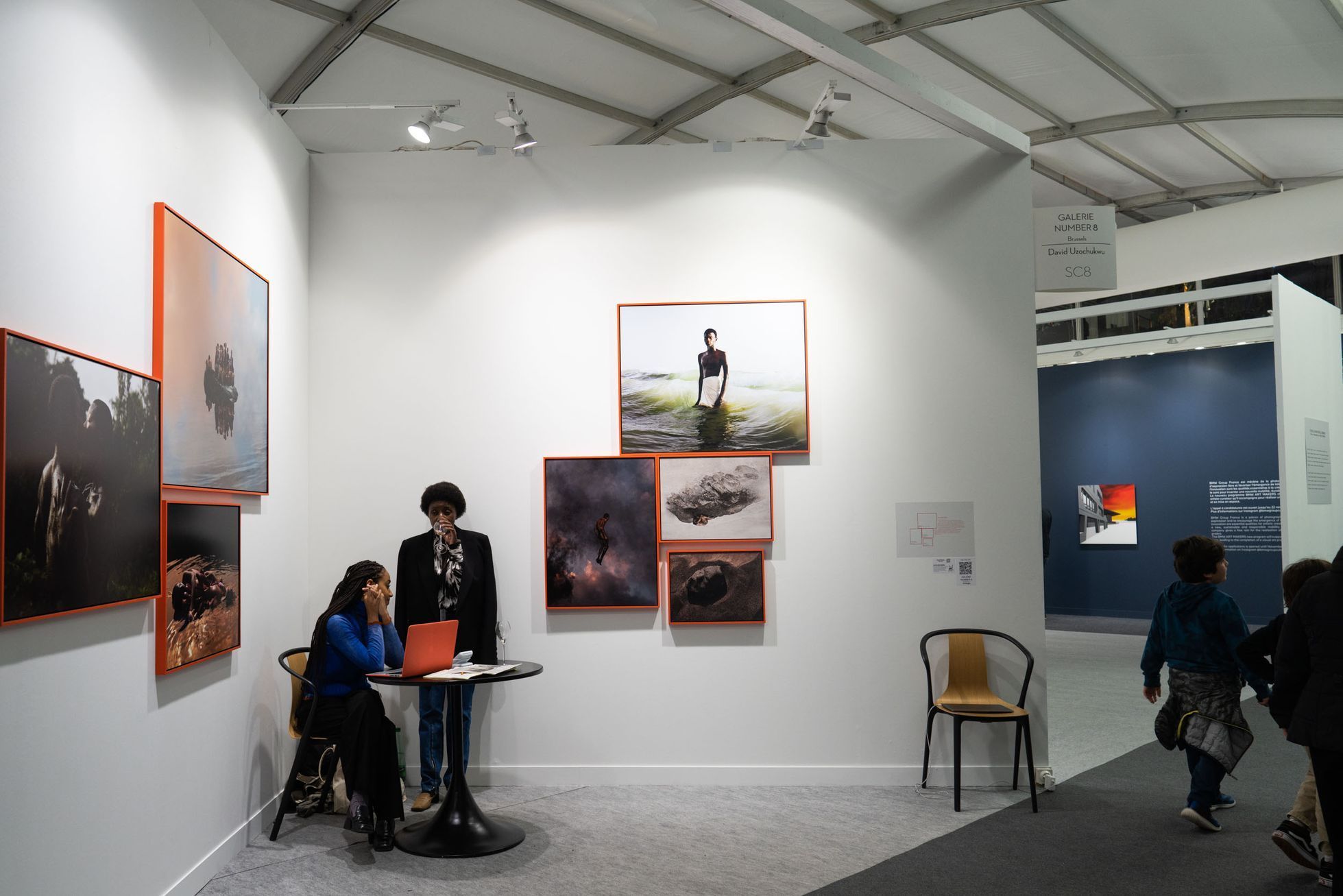 Fotoreportáž z mezinárodního fotografického veletrhu Paris Photo 2022