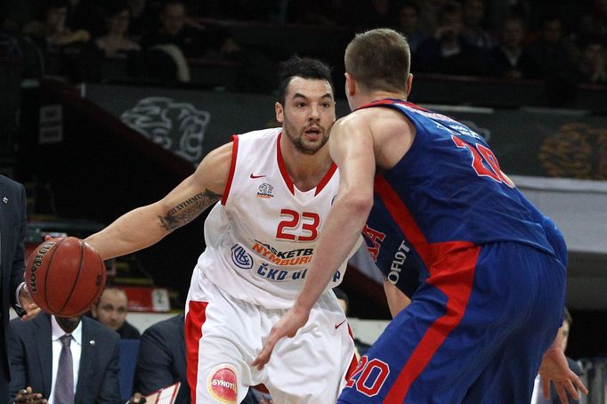 VTB liga, Nymburk - CSKA Moskva: Christian Burns - Andrej Voronsevič