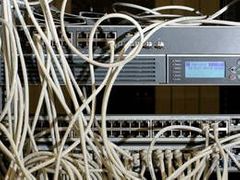 Shluk kabelů a serverů sdružuje největší encyklopedii lidstva