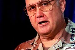 Americký generál, který vedl válku proti Iráku, zemřel