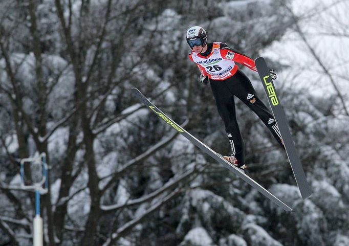 Do druhého kola mezi třicet nejlepších postoupili dokonce tři čeští reprezentanti. Vedle Jandy a Koudelky to byl ještě Lukáš Hlava.