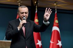 Erdogan kritizoval zrušení mítinků s tureckými ministry. Německé úřady přirovnal k nacistům