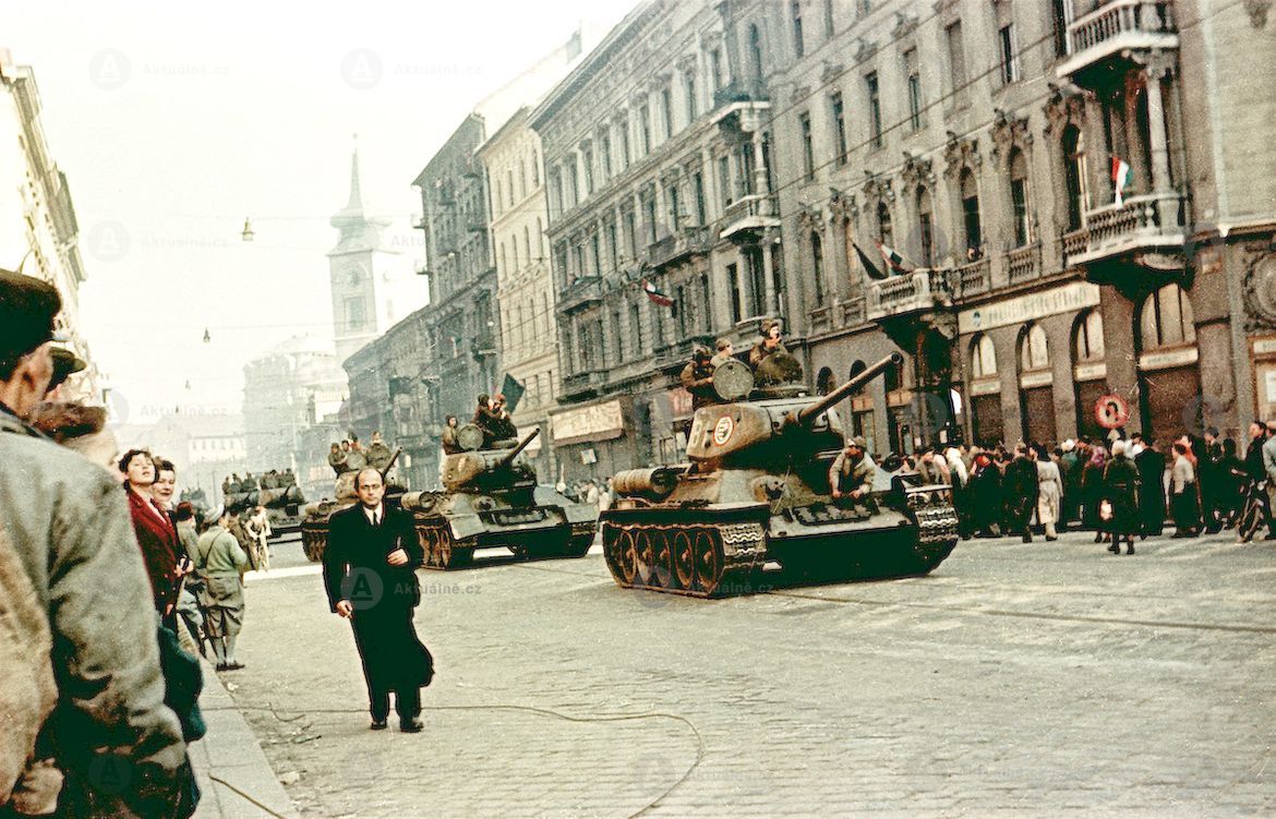 Jednorázové užití / Fotogalerie / Povstání v Maďarsku 1956 / Barva / Estost