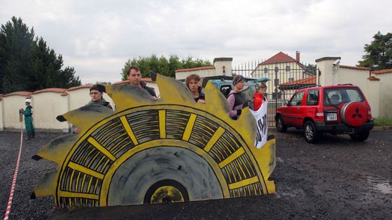 Fotoblog: Dienstlův dům v ohrožení. Před domem spolumajitele ČSA se ozvala rypadla