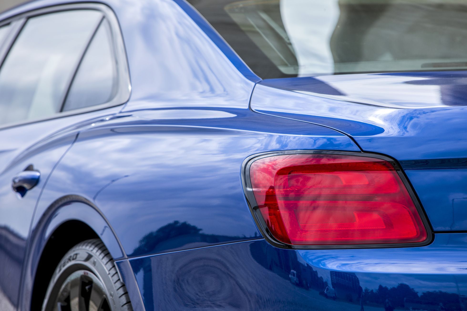 Bentley Flying Spur 2023