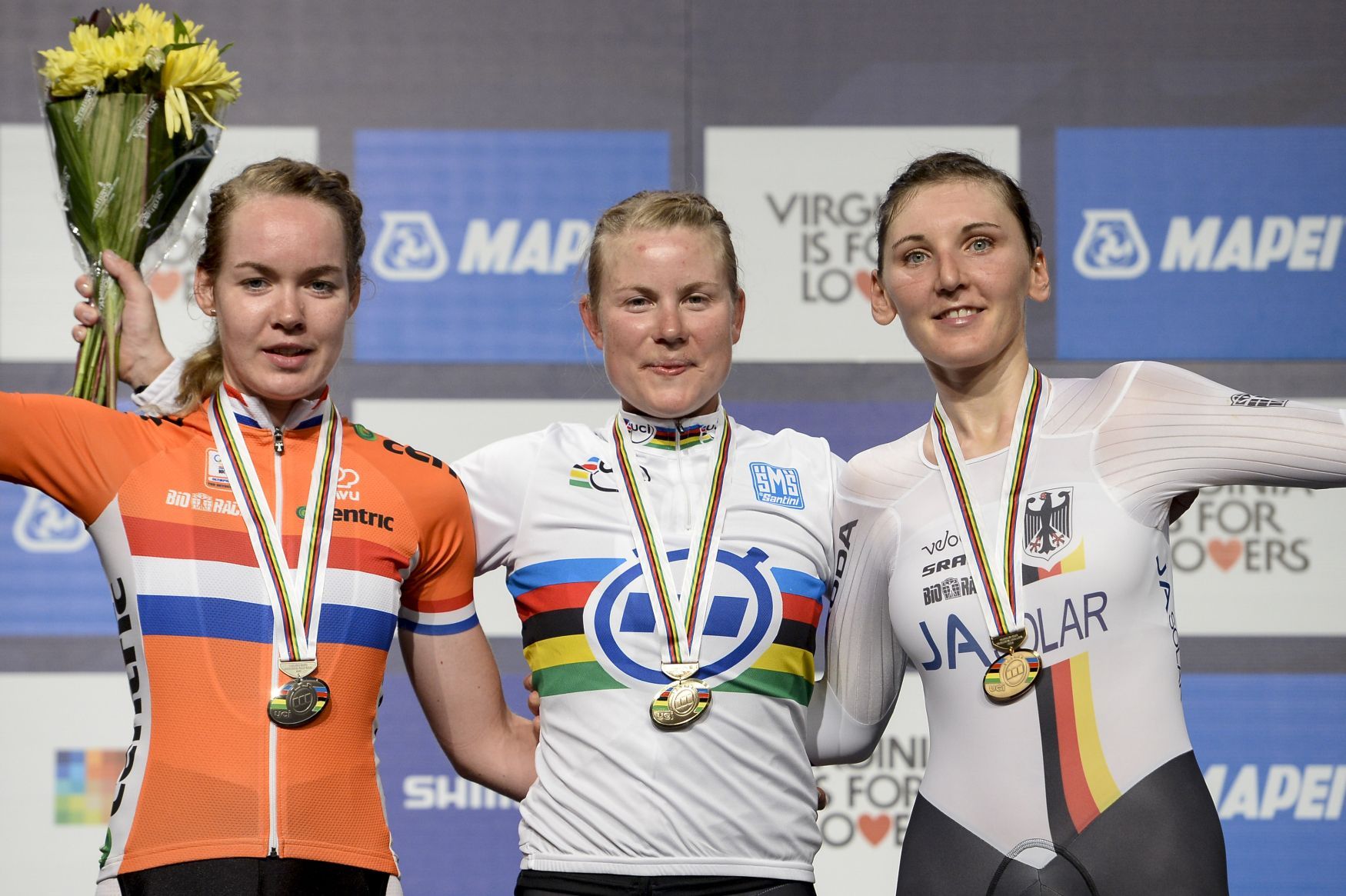 MS v cyklistice 2015: časovka žen - zleva: Van der Breggenová, Villumsenová, Brennauerová