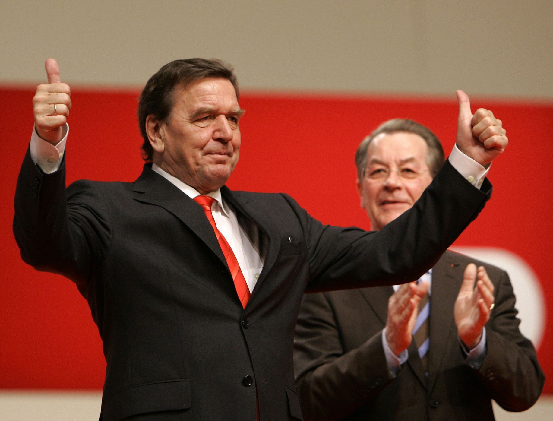 Gerhard Schröder se loučí se stranou