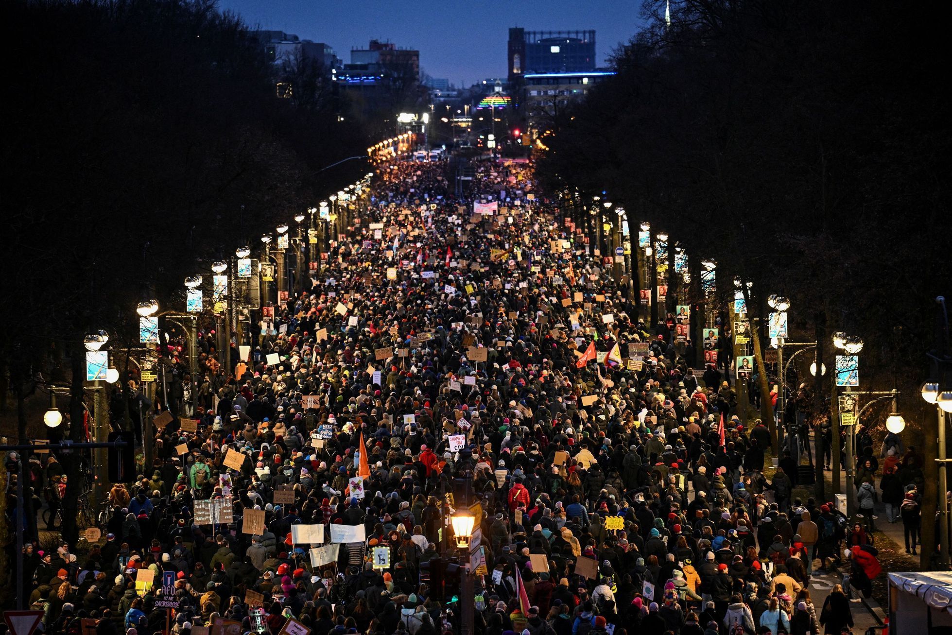Německo, protesty, demonstrace, Merz