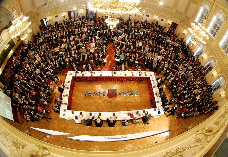 Konference Fórum 2000: velký sál na Žofíně