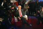 Další předvolební lži: Zeman přilepšil své bývalé vládě
