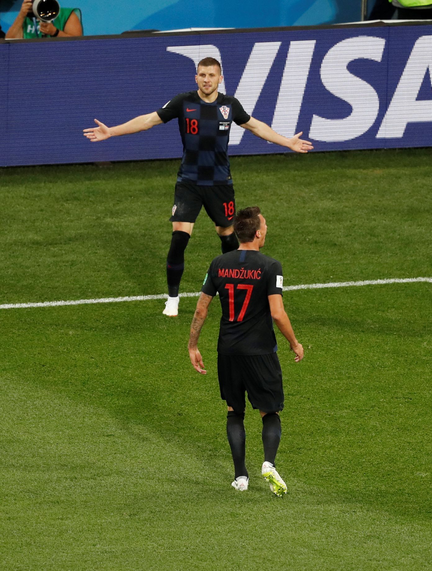 Ante Rebič slaví gól v zápase Argentina - Chorvatsko na MS 2018