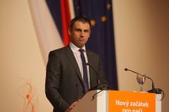 Zimola zachraňuje koalici na jihu Čech, ANO nemá nic jistého. Mezi rivaly rozhodnou malé strany