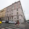 Spuštění projektu Poslední adresa - památeční štítky na domech obětí komunistického režimu, Praha
