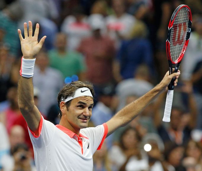 US Open 2015 - Roger Federer v zápase s Johnem Isnerem