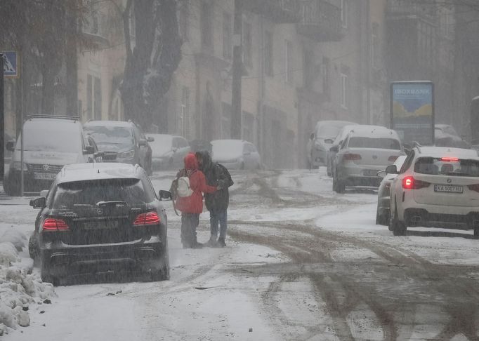 Ukrajina Kyjev sníh zima elektřina výpadek proudu