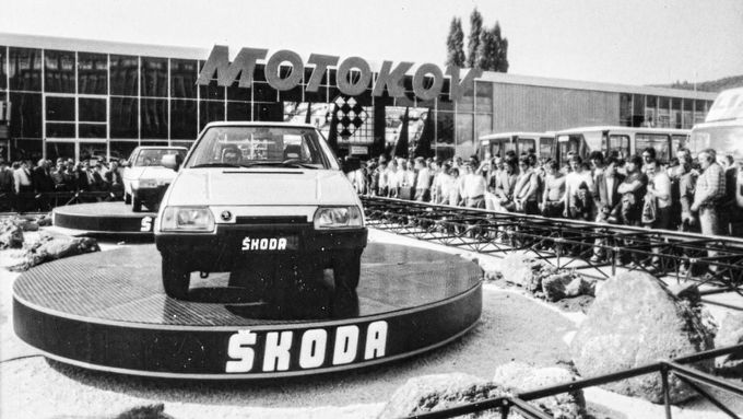 Škoda Favorit při premiéře v Brně v září 1987.