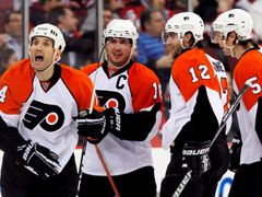 Hokejisté Flyers se radují z výhry