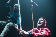 RECENZE Ohlušující vichr vydává dva Messnery napospas živlům