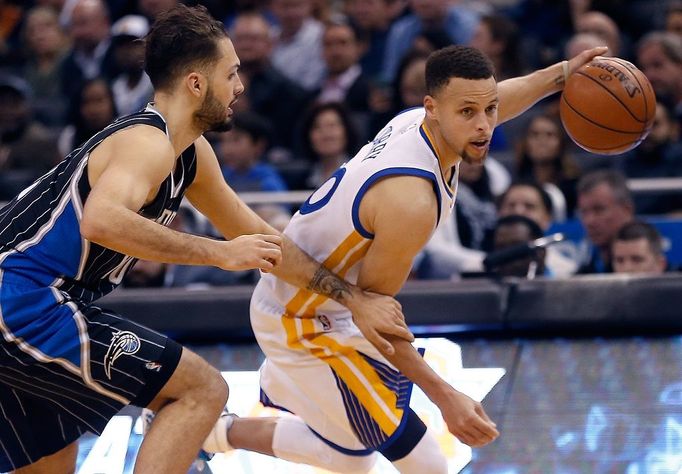 Stephen Curry z Golden State v utkání proti Orlandu