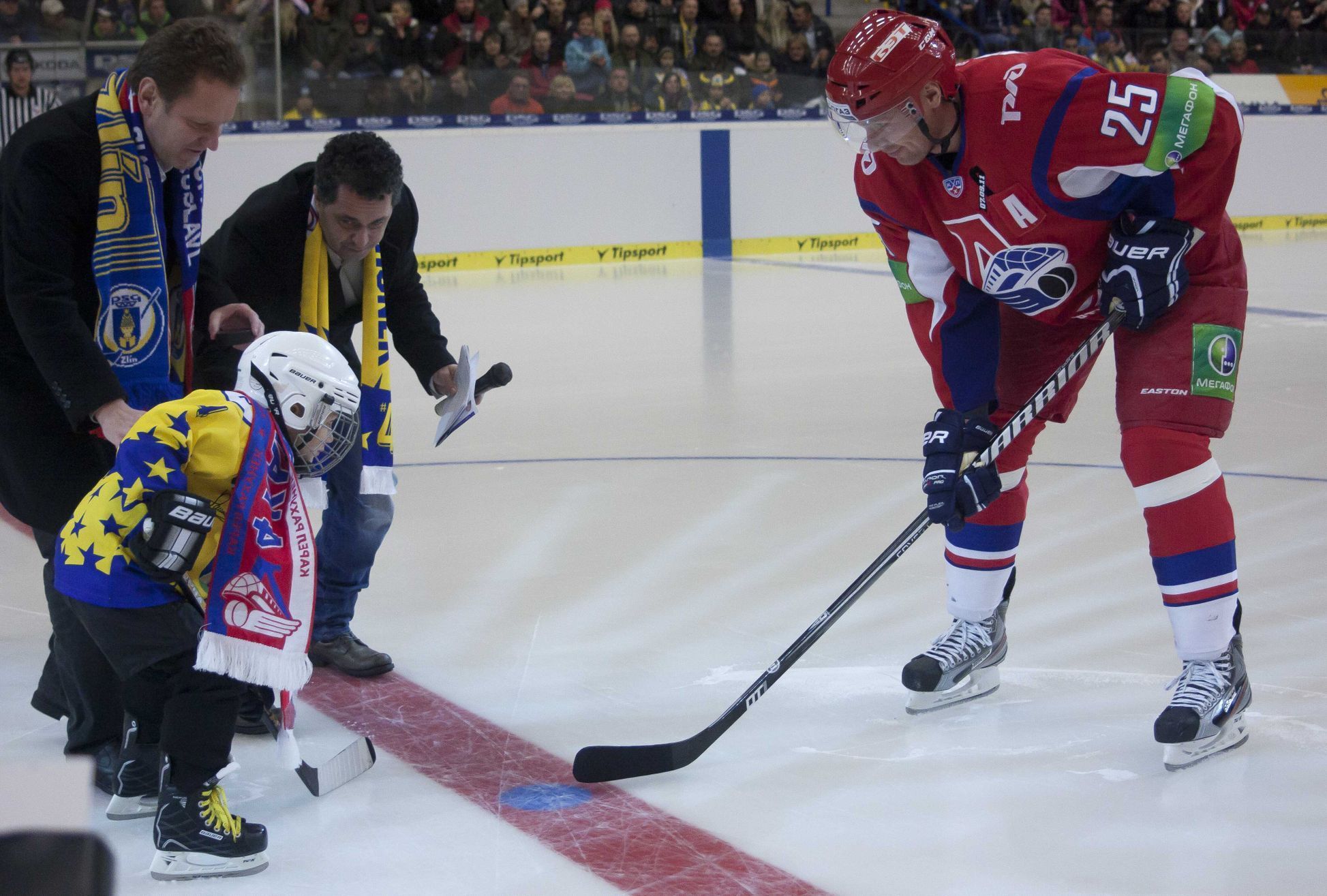 Hokejisté Zlína v benefičním utkání proti Jaroslavli v listopadu 2012.