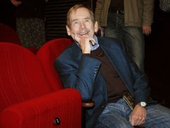 Václav Havel na projekci Zdivočelé země v roce 2008