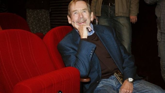 Václav Havel na projekci Zdivočelé země v roce 2008