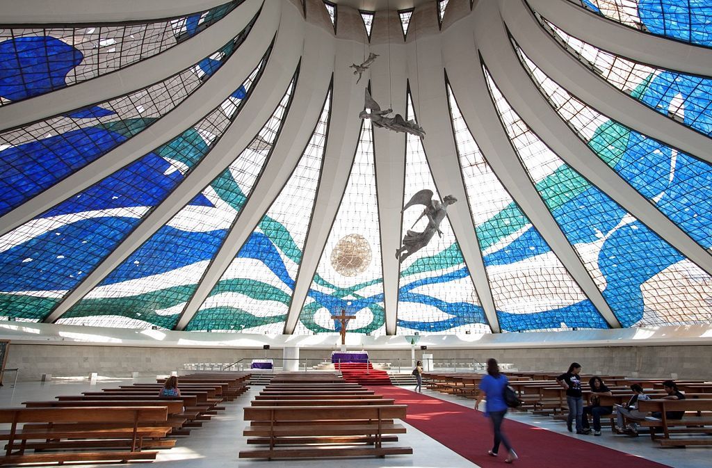 Oscar Niemeyer - Brasília - Katedrála