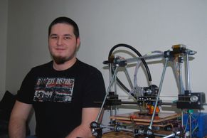 Dvacetiletý Čech vymýšlí 3D tiskárnu, která vytiskne sama sebe