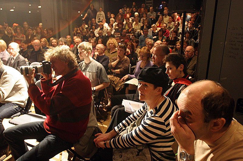 Ředitelé pražských divadel protestují