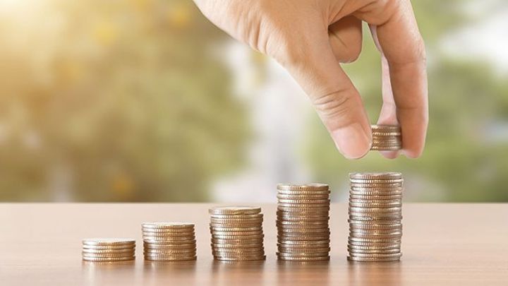 Průměrná sazba hypoték v srpnu klesla popáté v řadě, zájem byl opět rekordní