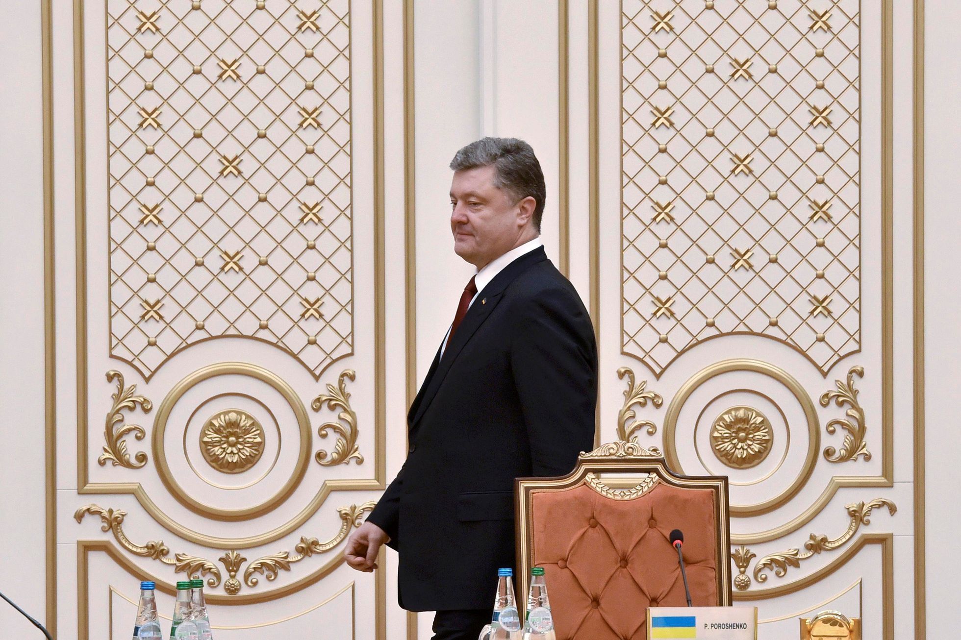 Ukrajinský prezident Porošenko na summitu v Minsku.