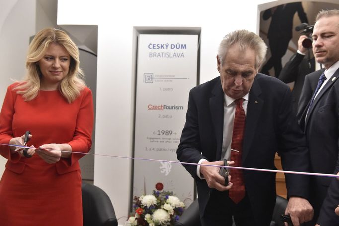 Prezident ČR Miloš Zeman otevřel 16. listopadu 2019 společně se slovenskou prezidentkou Zuzanou Čaputovou Český dům v Bratislavě.